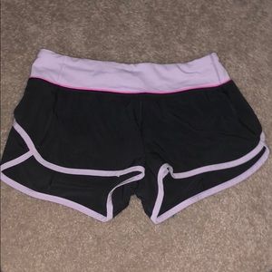 Lululemon Speed Shorts Size 4 Dark Gray/Pink